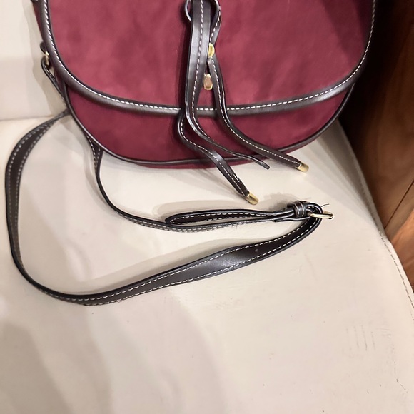 London Fog Newbury saddle bag purse - Picture 13 of 15